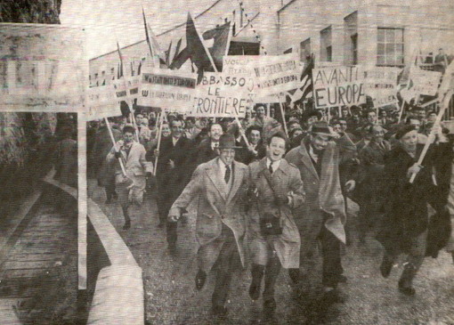 Manifestazione del 14 luglio, il Movimento Federalista Europeo si schiera dalla parte dei dimostranti Manifestazione del 14 luglio, il Movimento Federalista Europeo si schiera dalla parte dei dimostranti