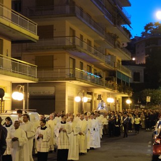 Sanremo: in 400 ieri sera alla la consueta processione per i festeggiamenti della Madonnina dei Costiglioli (Foto)