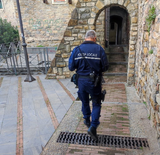 Sanremo: per le festività maggiori controlli contro l’abusivismo ricettivo, nella Pigna appartamenti non in regola Sanremo: per le festività maggiori controlli contro l’abusivismo ricettivo, nella Pigna appartamenti non in regola