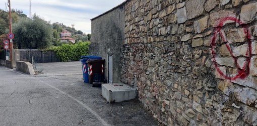 La strada pulita dopo l'intervento di Amaie Energia