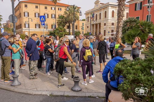Imperia: successo per la passeggiata Porto Maurizio-Oneglia, del gruppo ‘11 Comuni per Imperia’ Imperia: successo per la passeggiata Porto Maurizio-Oneglia, del gruppo ‘11 Comuni per Imperia’