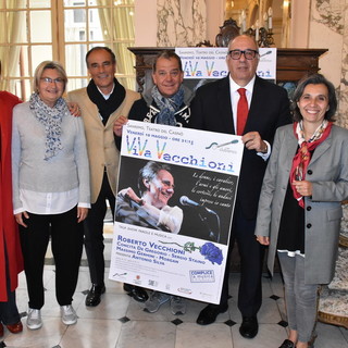 Sanremo: 'Tenco lungo un anno', venerdì il concerto-talk show con Roberto Vecchioni al Casinò Sanremo: 'Tenco lungo un anno', venerdì il concerto-talk show con Roberto Vecchioni al Casinò