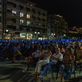 Alassio, "Musica sotto le Stelle" prosegue con un omaggio a Ennio Morricone in Piazza Partigiani