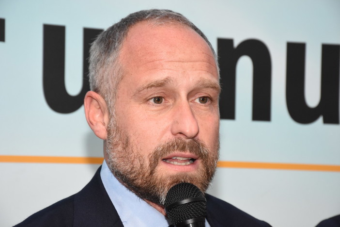 Elezioni Sanremo: manifesto sulla differenziata, botta e risposta tra centrodestra e 'Sanremo al Centro' Elezioni Sanremo: manifesto sulla differenziata, botta e risposta tra centrodestra e 'Sanremo al Centro'