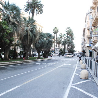 Sanremo: viabilità nella zona di corso Mombello, intervento di un nostro lettore