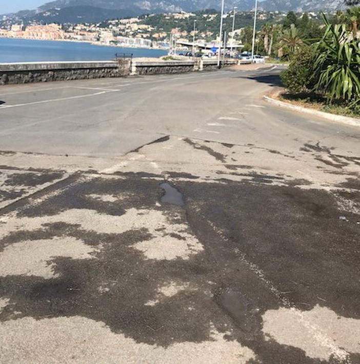 Ventimiglia: i ringraziamenti del nostro lettore Giuseppe Cordì per la pulizia di piazzale De Gasperi