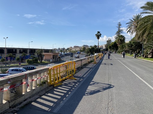 L'area transennata sulla passeggiata del Sud-Est L'area transennata sulla passeggiata del Sud-Est