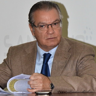 Riva Ligure: attentato alla farmacia dell'ex Sindaco Franco Nuvoloni, intervento del Consigliere Paolo Balloni Riva Ligure: attentato alla farmacia dell'ex Sindaco Franco Nuvoloni, intervento del Consigliere Paolo Balloni