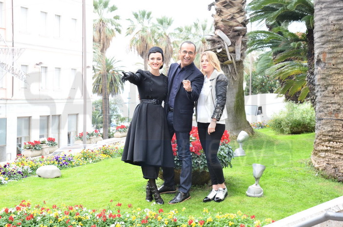 #Sanremo 2015: Carlo Conti, Arisa ed Emma Marrone alla presentazione del Festival della Canzone. Particolari, video e le più belle foto #Sanremo 2015: Carlo Conti, Arisa ed Emma Marrone alla presentazione del Festival della Canzone. Particolari, video e le più belle foto