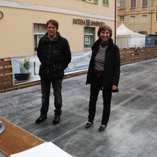 Sanremo: pista di pattinaggio su ghiaccio, lettore contrario