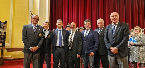 Sanremo: consegnato ieri dal centro studi 'Grandi rischi' il premio 'Cestimari' al Generale Figliuolo Sanremo: consegnato ieri dal centro studi 'Grandi rischi' il premio 'Cestimari' al Generale Figliuolo