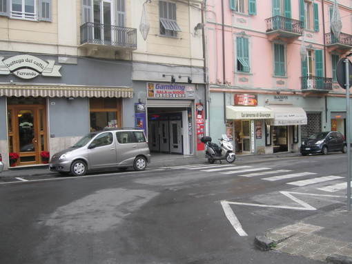 Sanremo: un nostro lettore torna su piazza Borea D'Olmo, parcheggio o non parcheggio?