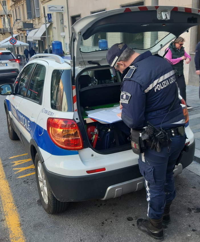 Sanremo, raffica di multe: due automobilisti collezionano 35 verbali e chiedono la rateizzazione Sanremo, raffica di multe: due automobilisti collezionano 35 verbali e chiedono la rateizzazione