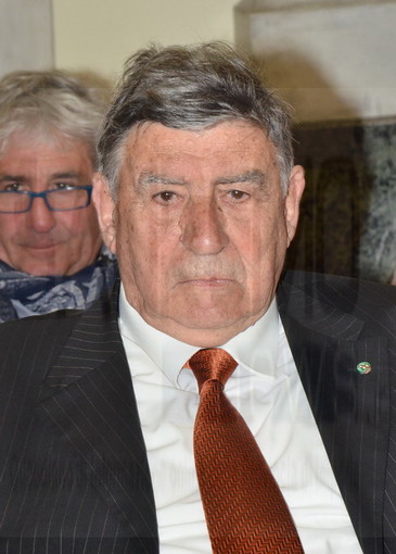 Imperia: Sergio Lanteri esprime la sua personale gratitudine per due agenti della polizia municipale Imperia: Sergio Lanteri esprime la sua personale gratitudine per due agenti della polizia municipale