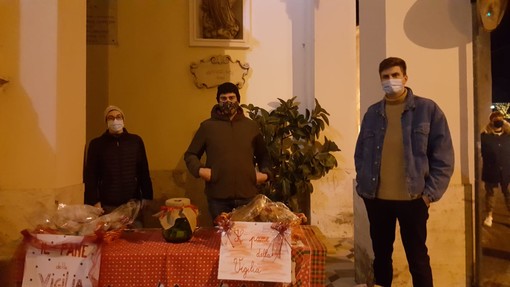 Pontedassio: nella notte di Natale raccolti 700 euro con la distribuzione del 'Pane della Vigilia'