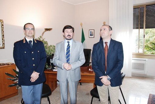Imperia: presentati stamani in Questura il nuovo Vicario Maggese ed il responsabile del personale Aricò Imperia: presentati stamani in Questura il nuovo Vicario Maggese ed il responsabile del personale Aricò