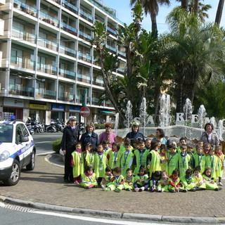 I Vigili Urbani e la 'Santa Marta' oggi nel progetto 'Brum brum alla scoperta della mia città Sanremo: i monumenti'