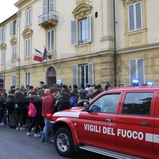 Sanremo: al via la progettazione del piano anti incendio e della scala metallica esterna della scuola “Pascoli”