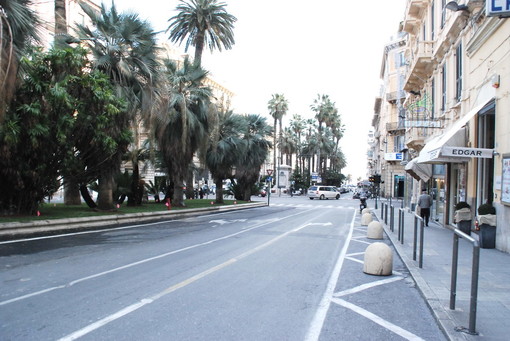 Sanremo: viabilità nella zona di corso Mombello, intervento di un nostro lettore