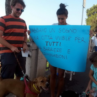 Imperia: un'altra manifestazione in Comune per chiedere il mantenimento delle spiagge per cani Imperia: un'altra manifestazione in Comune per chiedere il mantenimento delle spiagge per cani