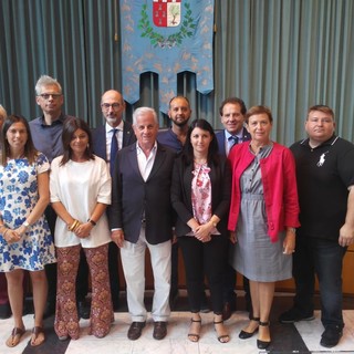 Imperia: i titoli di studio degli assessori nel mirino della minoranza, scatta la richiesta al segretario generale