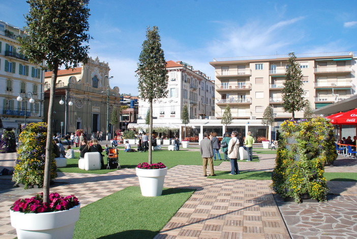 Sanremo: lettore "Può piacere o non piacere ma piazza Colombo è sempre piena di bambini che giocano!"