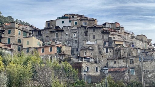 Visita al laboratorio sociale 'Cera d’Ape Nera' di Airole con il MAR di Ventimiglia Visita al laboratorio sociale 'Cera d’Ape Nera' di Airole con il MAR di Ventimiglia