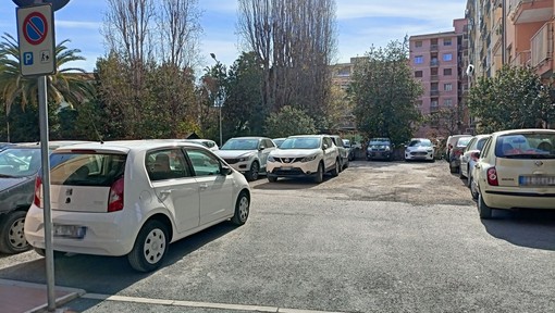 Vallecrosia, parcheggio sterrato tra via San Vincenzo e via Giovanni XXIII: al via i lavori (Foto)