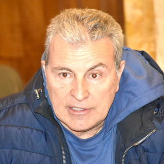 Mario Robaldo "Grazie al Senatore ma servono stipendi più alti, non contrapposizioni. La gente fatica ad arrivare a fine mese" Mario Robaldo "Grazie al Senatore ma servono stipendi più alti, non contrapposizioni. La gente fatica ad arrivare a fine mese"