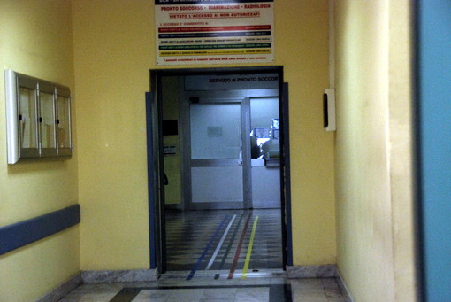 Sanremo: assalto di alcuni extracomunitari al Pronto Soccorso, distrutti gli arredi