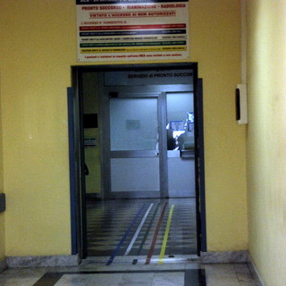 Sanremo: assalto di alcuni extracomunitari al Pronto Soccorso, distrutti gli arredi