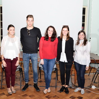 Sanremo: consegnate questo pomeriggio le 5 borse di studio assegnate dalla Banca di Caraglio Sanremo: consegnate questo pomeriggio le 5 borse di studio assegnate dalla Banca di Caraglio