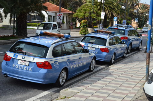Domani anche nella nostra provincia scatta l'operazione 'Voyager' della Stradale: controlli ai pullman di linea a lunga percorrenza Domani anche nella nostra provincia scatta l'operazione 'Voyager' della Stradale: controlli ai pullman di linea a lunga percorrenza