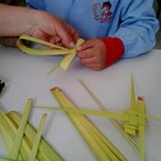 Mentone: domenica prossima al giardino botanico una dimostrazione di intreccio di ‘parmureli’ Mentone: domenica prossima al giardino botanico una dimostrazione di intreccio di ‘parmureli’