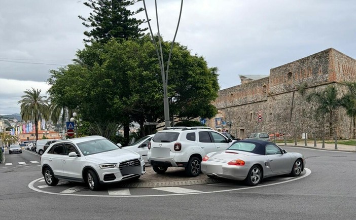 "Parcheggio selvaggio? A Sanremo mancano 9.000 posti auto: il problema è strutturale, non solo di inciviltà”