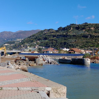 Lavori in corso tra ponte e ciclabile dopo la demolizione del ponte sull'Argentina: riunione lunedì e fondi regionali confermati