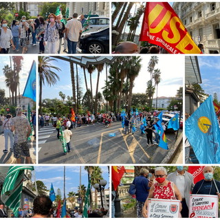 Sanremo: sindacati, parenti degli ospiti ed ex dipendenti di 'Casa Serena' protestano di fronte al Comune in attesa del consiglio (Foto e Video)
