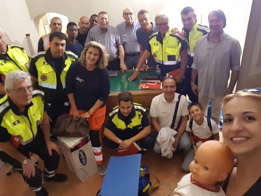 Cervo: con la Croce d'Oro, la Protezione Civile ed il Comune il progetto di 'CardioProtezione' Cervo: con la Croce d'Oro, la Protezione Civile ed il Comune il progetto di 'CardioProtezione'