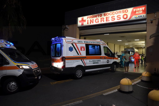 Sanremo: 100 accessi al giorno al Pronto Soccorso e personale risicato, tanti pazienti Covid e con influenza