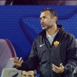 Fabrizio Piccareta, allenatore dianese della Roma Under 17 (foto tratta da Three HD)