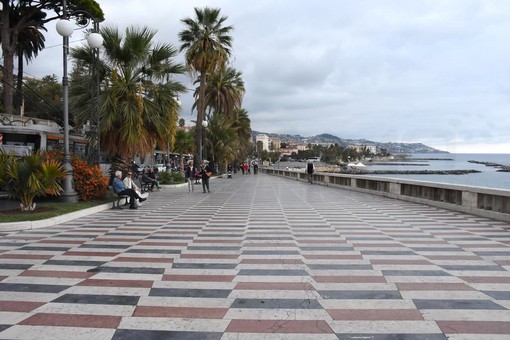Degrado sulla passeggiata Imperatrice di Sanremo, una lettrice si associa: "L'elenco delle cose che non vanno è lungo!"