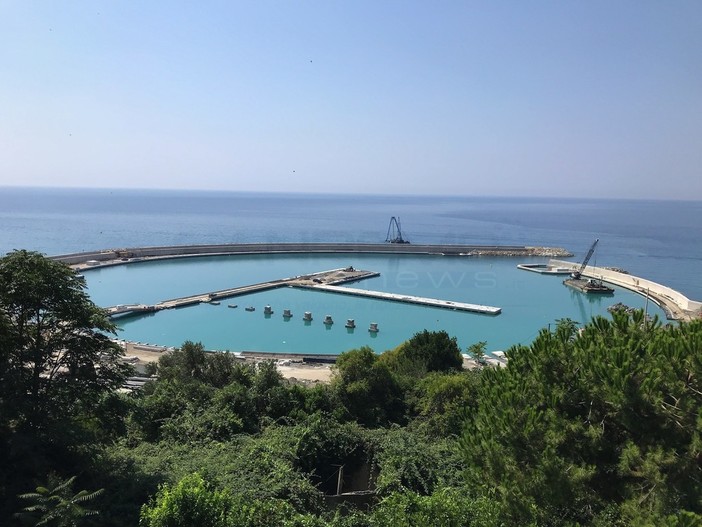 Ventimiglia: Open Day al porto degli Scoglietti, studenti, consiglieri comunali e associazioni di categoria in visita al cantiere accompagnati dal Sindaco Ioculano