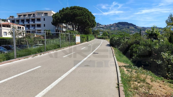 Pista ciclabile chiusa ai cittadini per il Festival: una lettrice con seconda casa esprime il suo disappunto