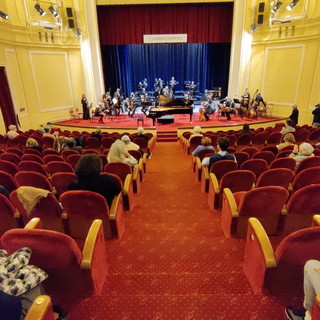 Dopo la 'prima' della settimana scorsa giovedì torna al Casinò l'Orchestra Sinfonica di Sanremo Dopo la 'prima' della settimana scorsa giovedì torna al Casinò l'Orchestra Sinfonica di Sanremo