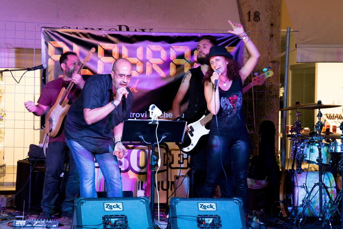 Ventimiglia: questa sera, musica live della Playrace Rock Band all’Oblò bar alla Marina S. Giuseppe Ventimiglia: questa sera, musica live della Playrace Rock Band all’Oblò bar alla Marina S. Giuseppe