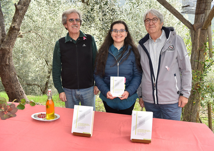Bajardo, Eleonora Rubino ha presentato il suo libro “La disciplina giuridica del marchio nel settore agroalimentare: DOP, IGP, Made in Italy, Prodotti liguri e focus sull’Oliva Taggiasca” (foto)