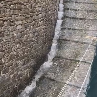 Sanremo: grossa perdita d'acqua in Mulattiera La Villetta, dal Comune "Situazione risolta"