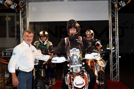 Sanremo: ieri sera da piazzale Dapporto e dal Casinò la partenza della ‘Hardalpitour Hat Sanremo-Sestriere’ (Foto)