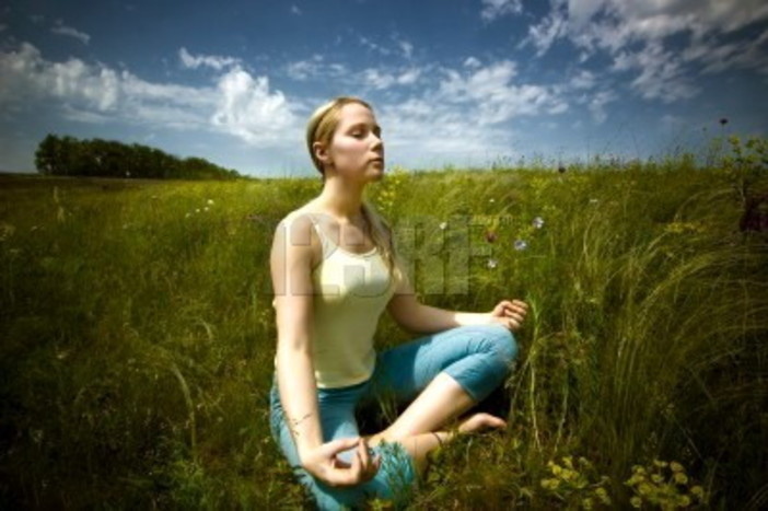 Diano Marina: domenica seminario di yoga e marmaterapia