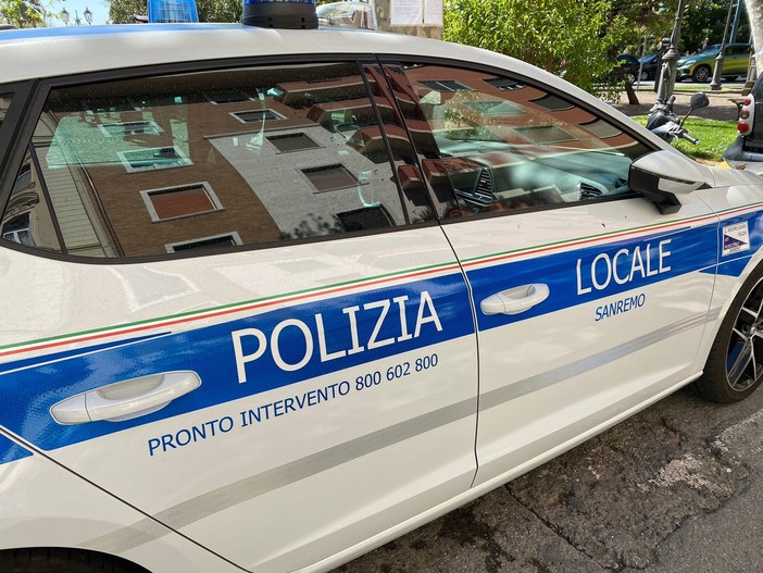 Sanremo: anche la Polizia Municipale approda sui social, a breve verrà pubblicato un profilo su Facebook Sanremo: anche la Polizia Municipale approda sui social, a breve verrà pubblicato un profilo su Facebook